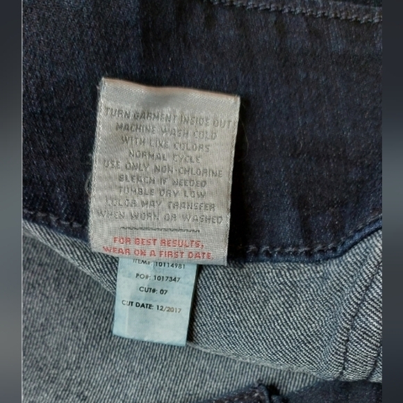 Torrid Dark Wash Button Front Jeggings size 22S Jeans Denim Stretch Soft Comfy - Picture 8 of 10